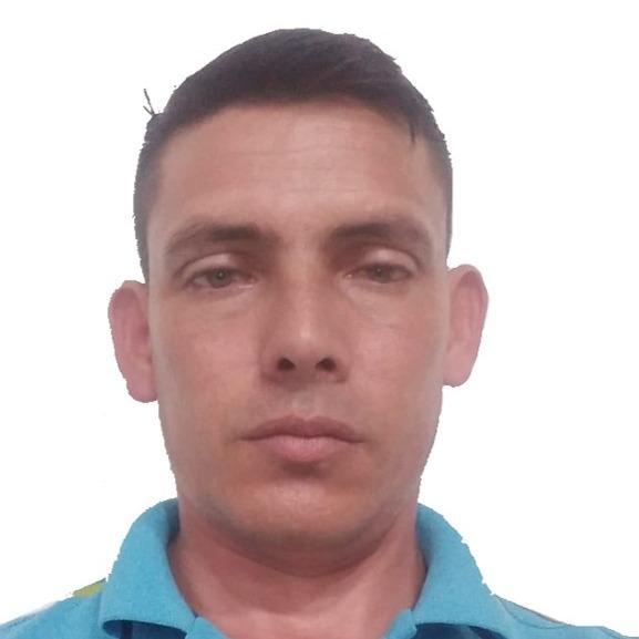 CESAR MUNEVAR (40)