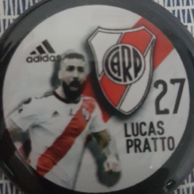 27 Lucas Pratto