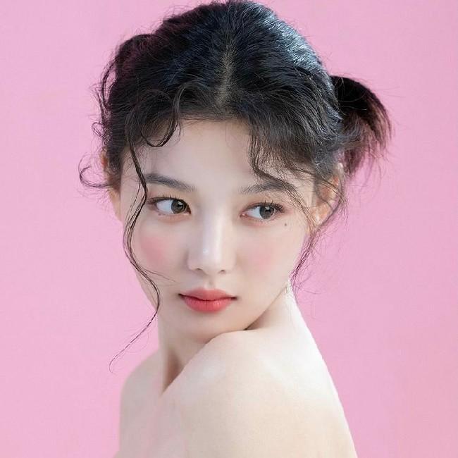 Kim yoo-jung
