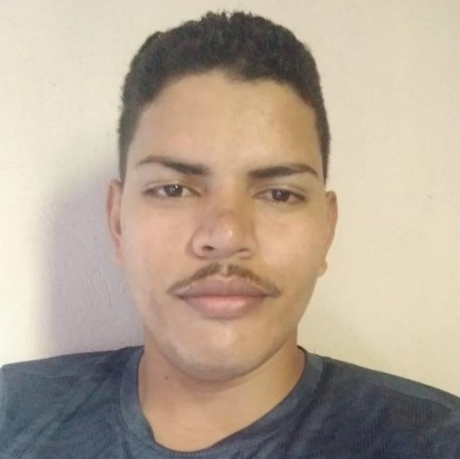 LUCAS GOMES CORREIRA