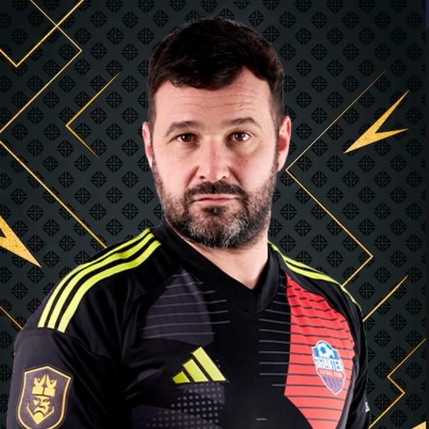 Mario León