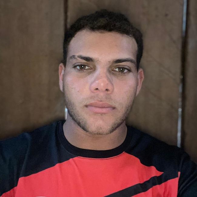 VINÍCIUS QUEIROZ CASTRO