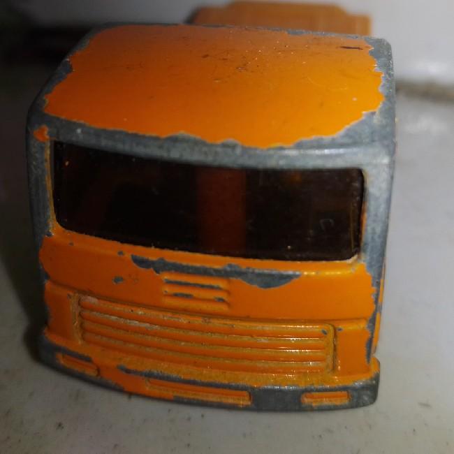 Trailer naranja