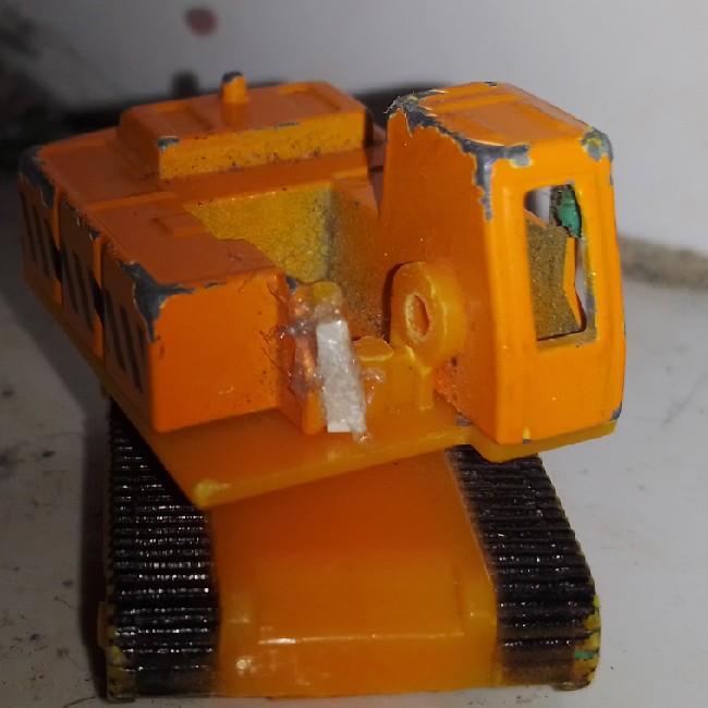 Excavadora naranja
