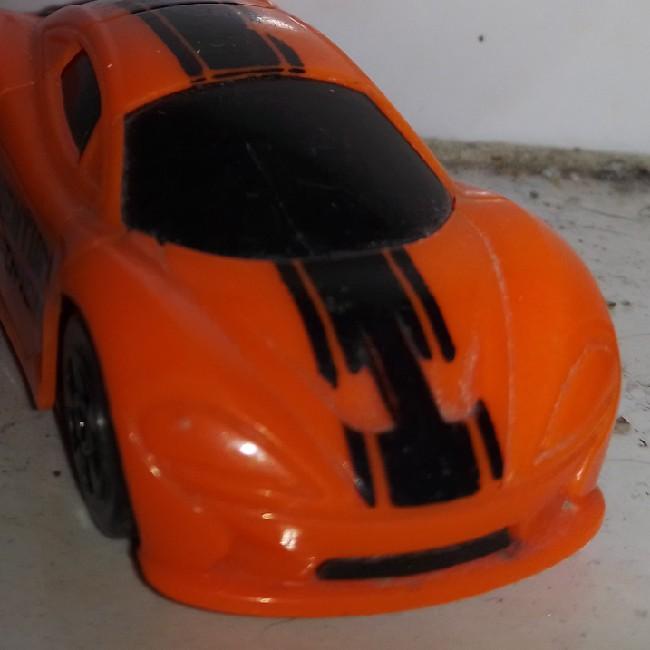 Carro anaranjado