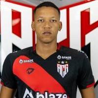 Adriano Martins