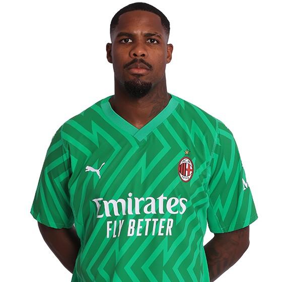 Mike Maignan.