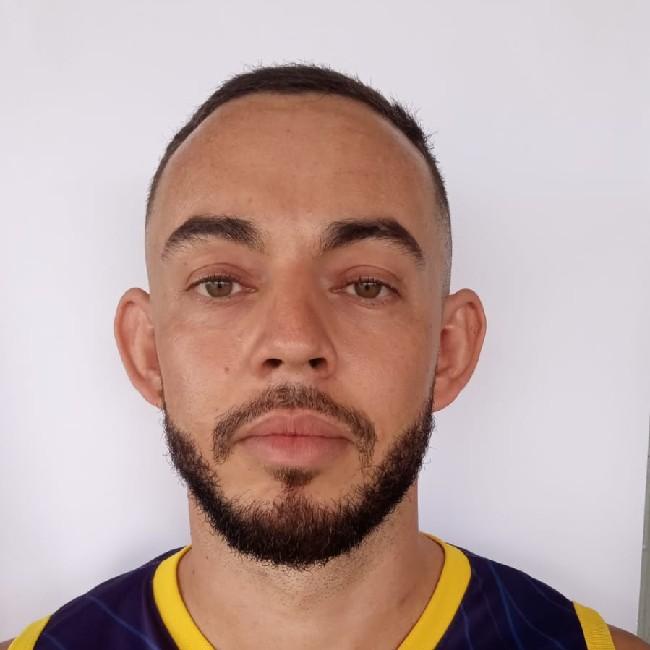 Raphael Veiga Triers
