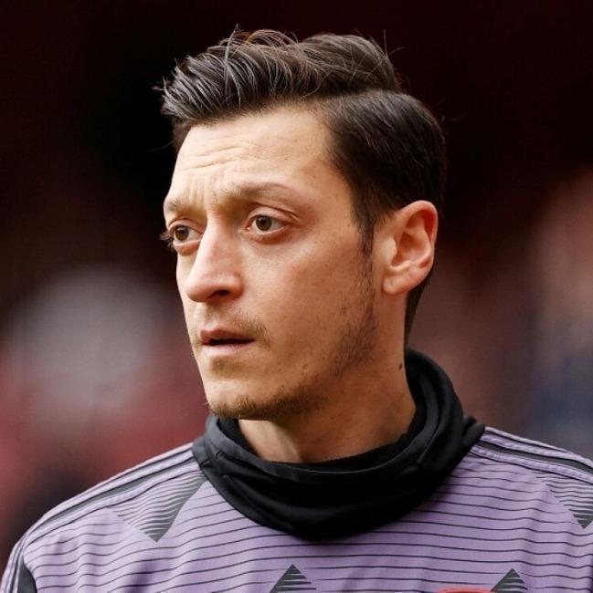 Özil