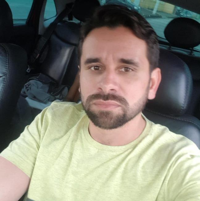 VINÍCIUS VIANA