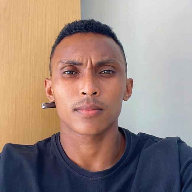 DANIEL AIRES