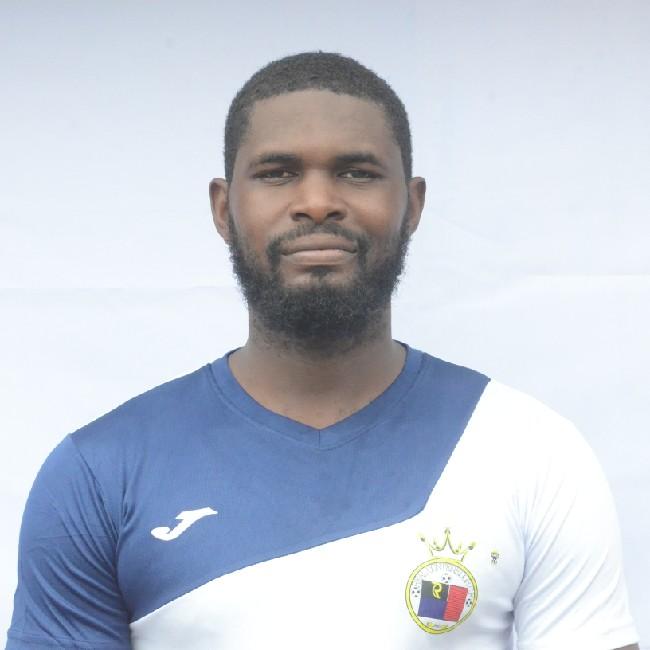 B. Mauricio Akue