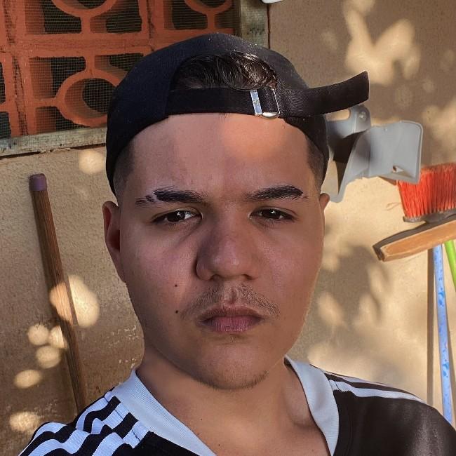 Adrian Vinicius