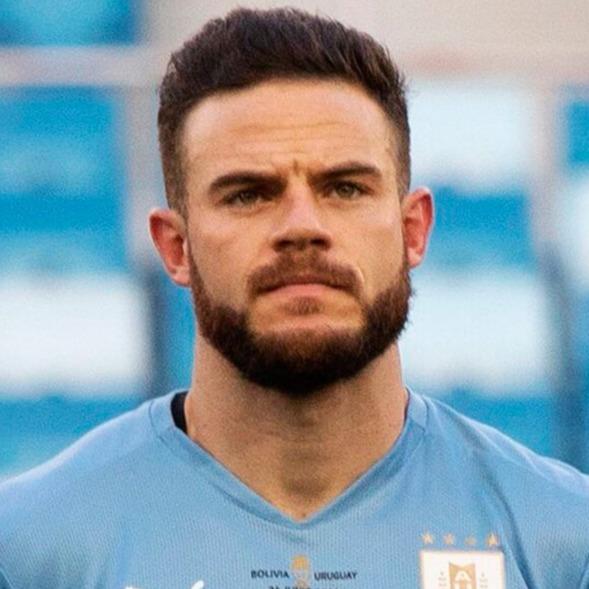 Nahitan Nández