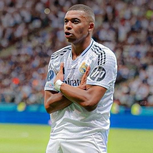 👑💙Mystic Mbappe💙👑 / Alex29