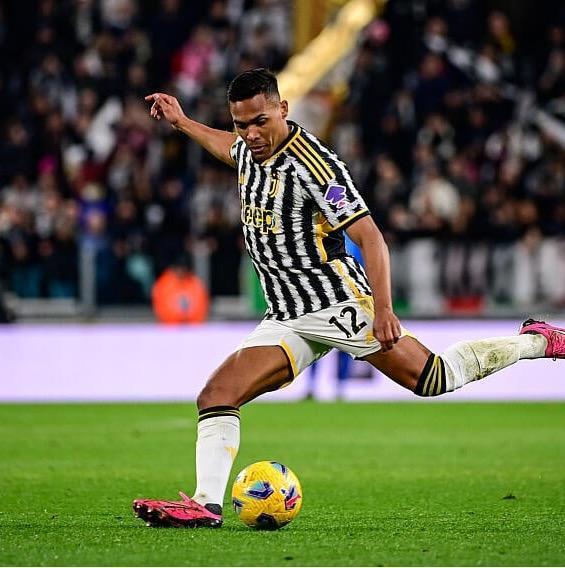 Alex Sandro