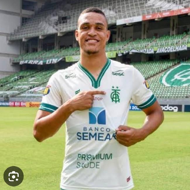 Lohan dos Santos Freire