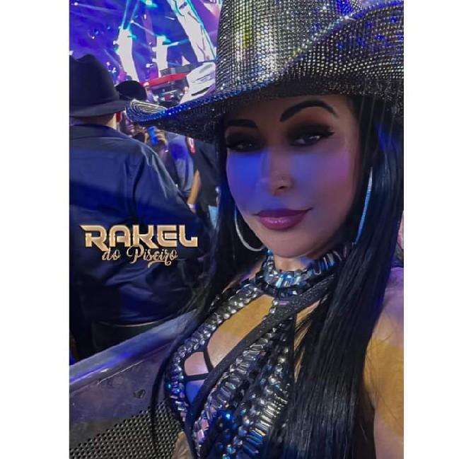 C= RaKel Ribeiro