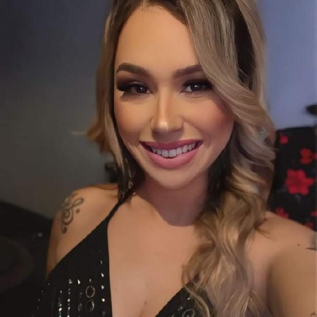 LE= Bianca Carolina Muller