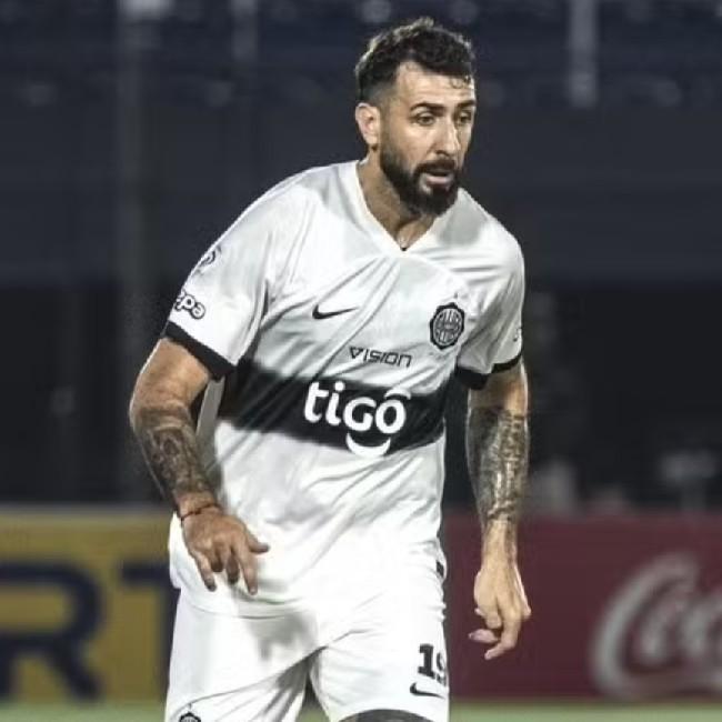 L. Pratto