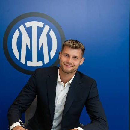 GK | Josep Martínez