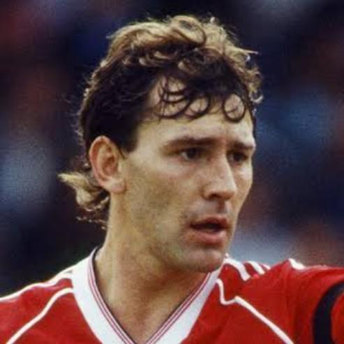 🏴󠁧󠁢󠁥󠁮󠁧󠁿 B. Robson