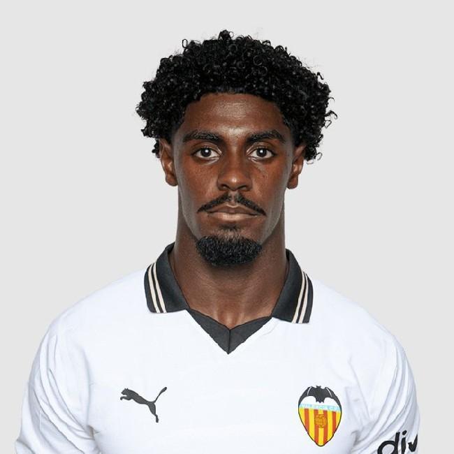 RB | Thierry Correia