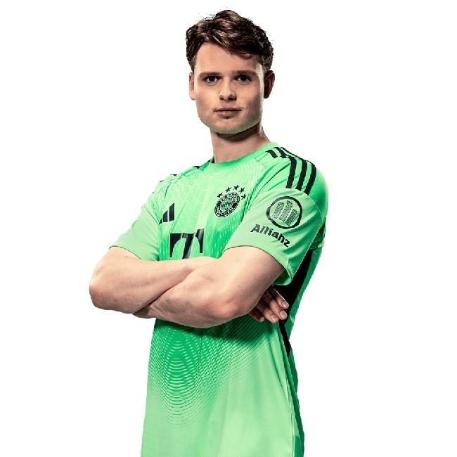 Jonas Urbig