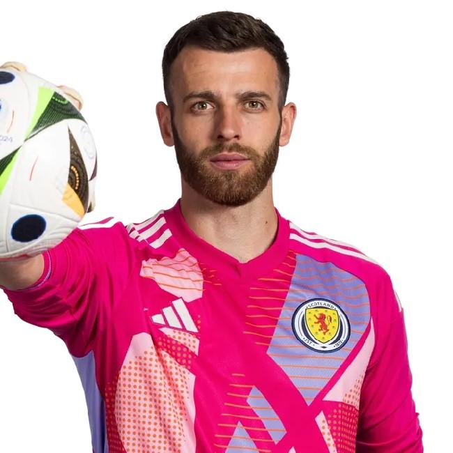 Angus Gunn