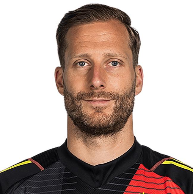 OLIVER BAUMANN (GK)