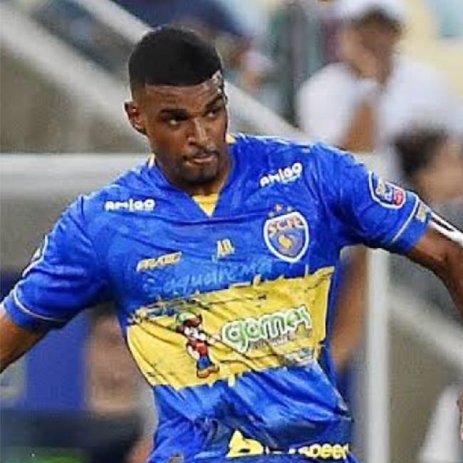 Elenilson Santos Moreira
