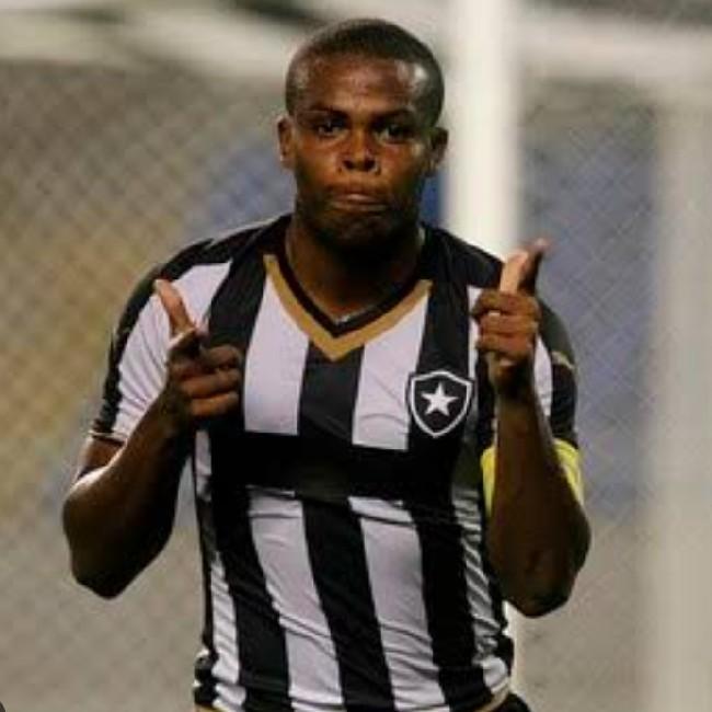 Vinícius Tanque