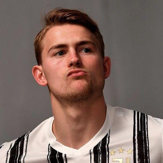 M.DE LIGT
