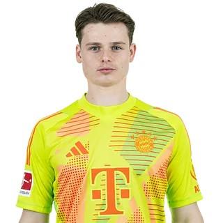 Jonas Urbig