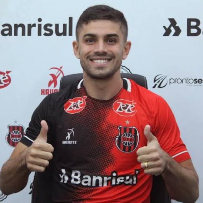 Vinicius Moreira Charopem