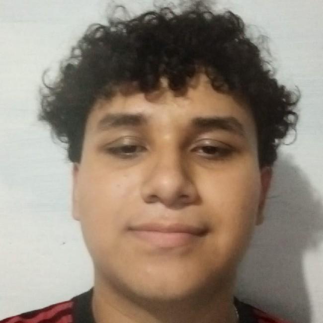 Bryan Gómez Olivares