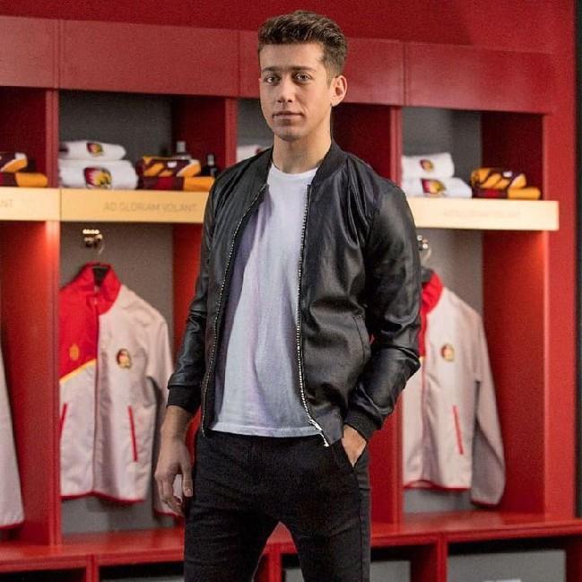 AQ1. Valentino. ARGE23