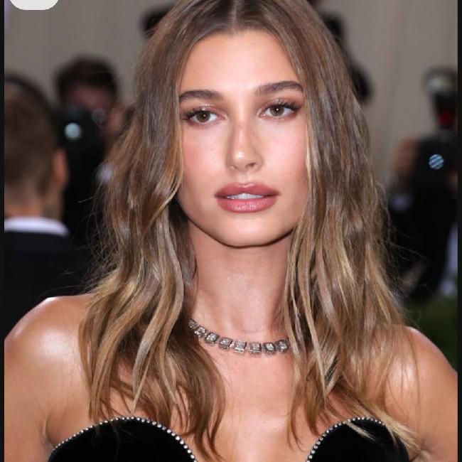 Hailey Bieber
