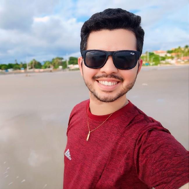 TIAGO LINHARES