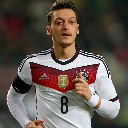 Mesut Özil/ Id: QIXJ2371