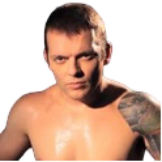 MUNIL ADRIANO*