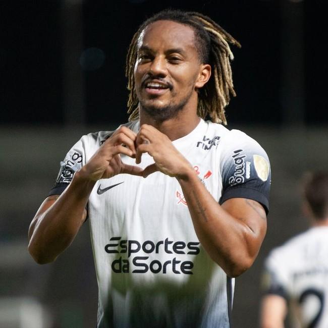 André Carrillo
