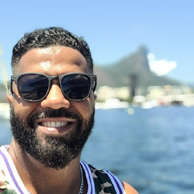 LEVI Machado