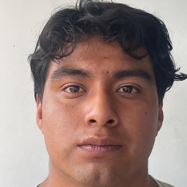 EMANUEL PLUMA