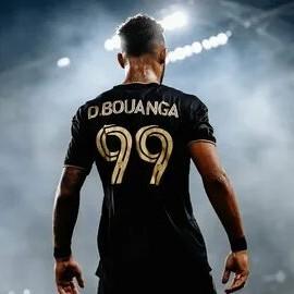 Denis Bouanga