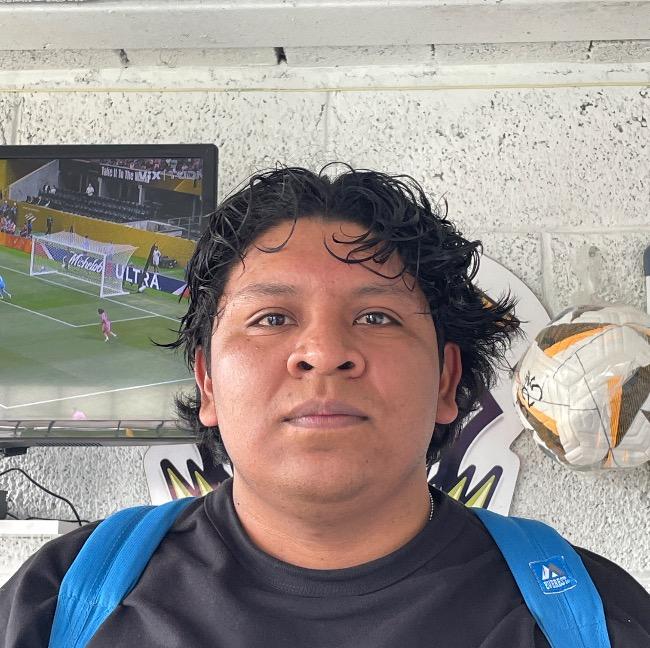 CARLOS LUNA