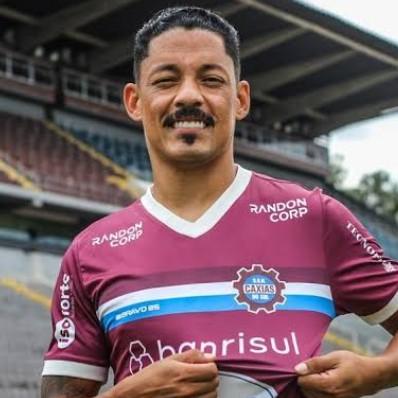 Tomas Bastos