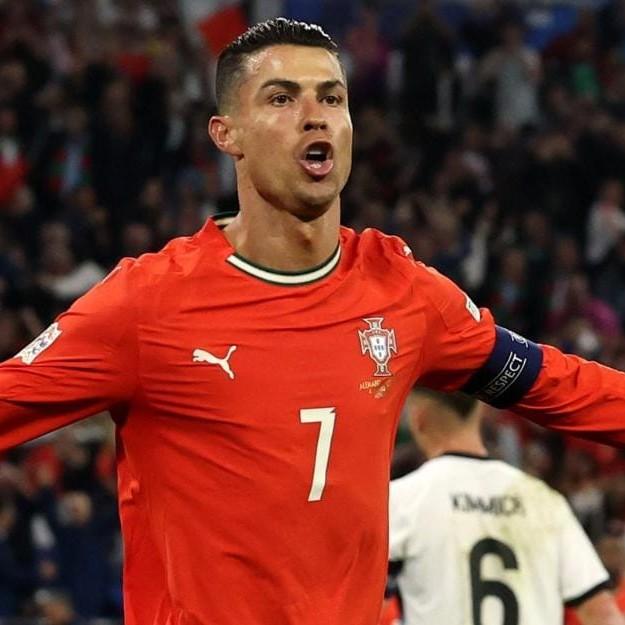 CRISTIANO RONALDO