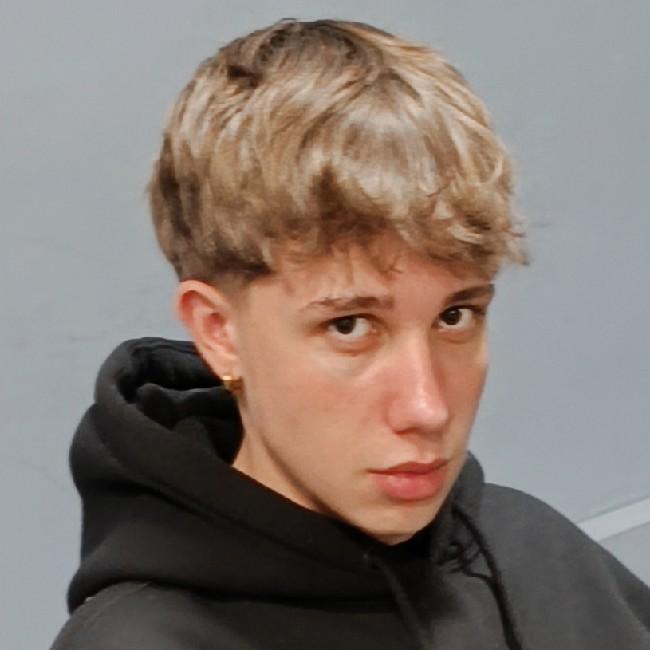 Adrián Ruiz