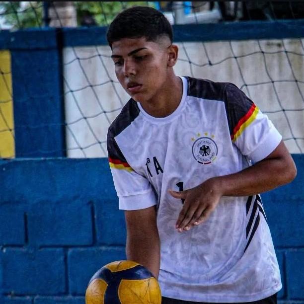 Enzo Ribeiro 🩹 🚷